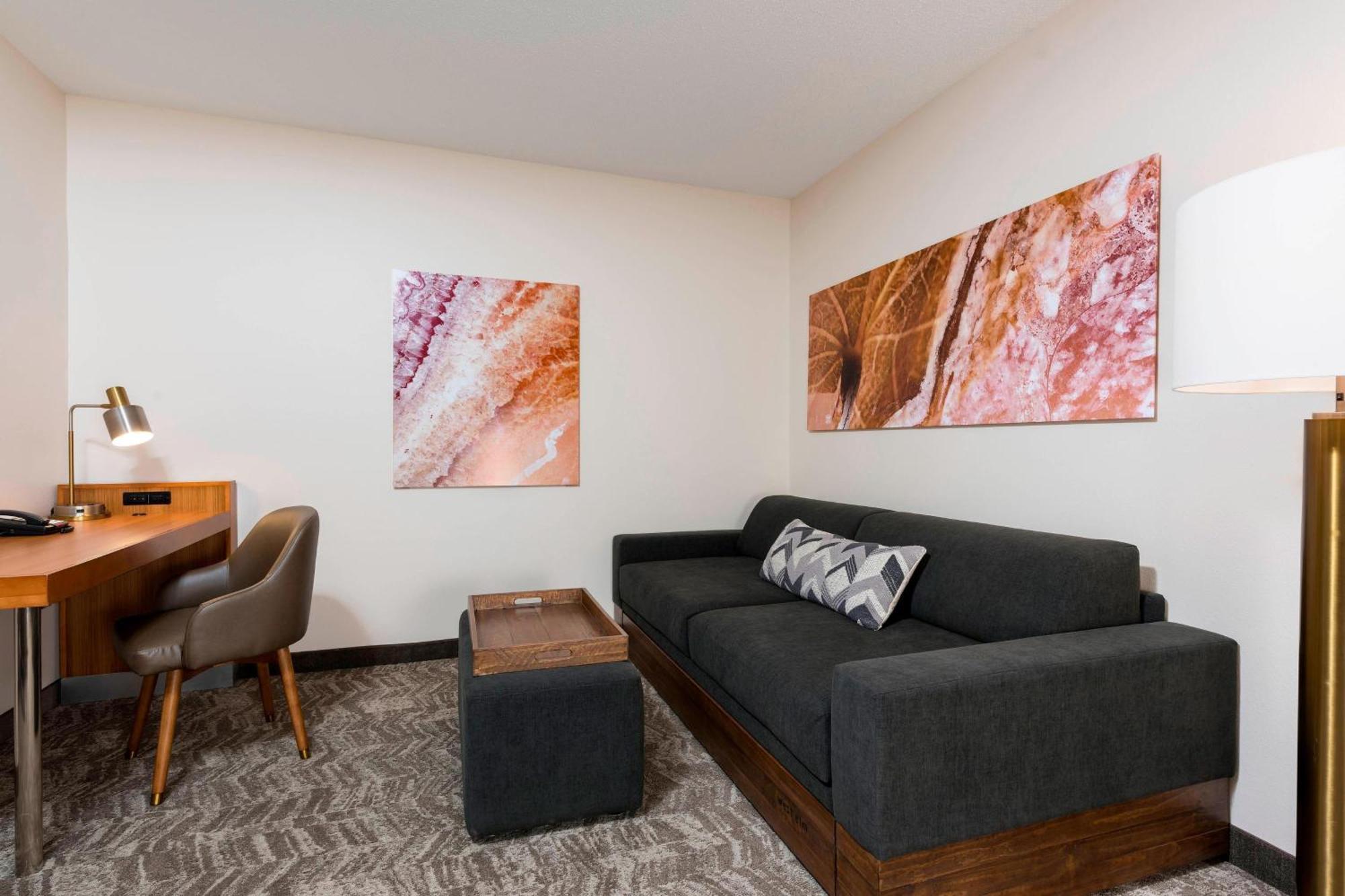 Springhill Suites Grand Rapids North Εξωτερικό φωτογραφία
