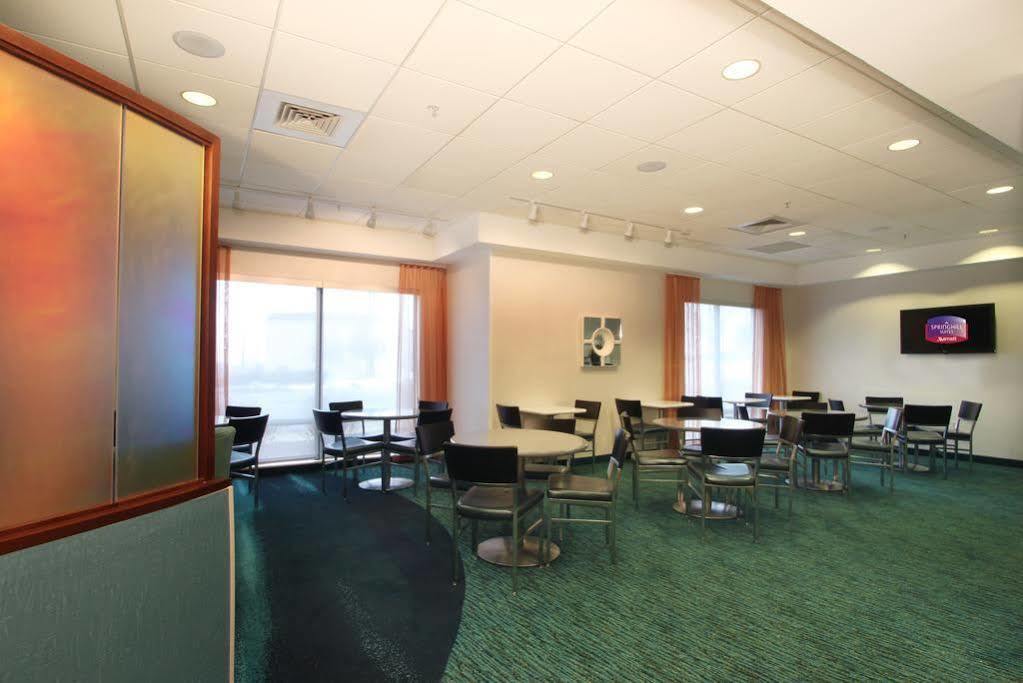 Springhill Suites Grand Rapids North Εξωτερικό φωτογραφία