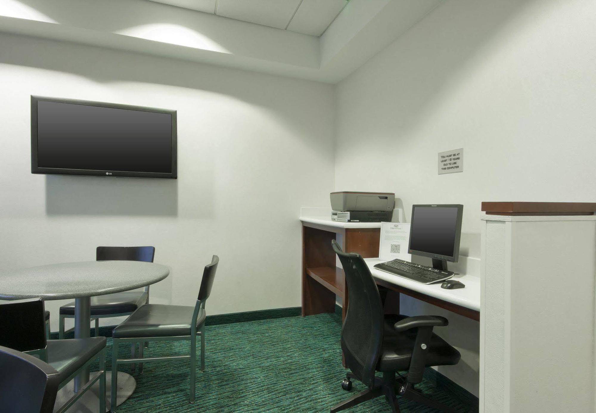 Springhill Suites Grand Rapids North Εξωτερικό φωτογραφία